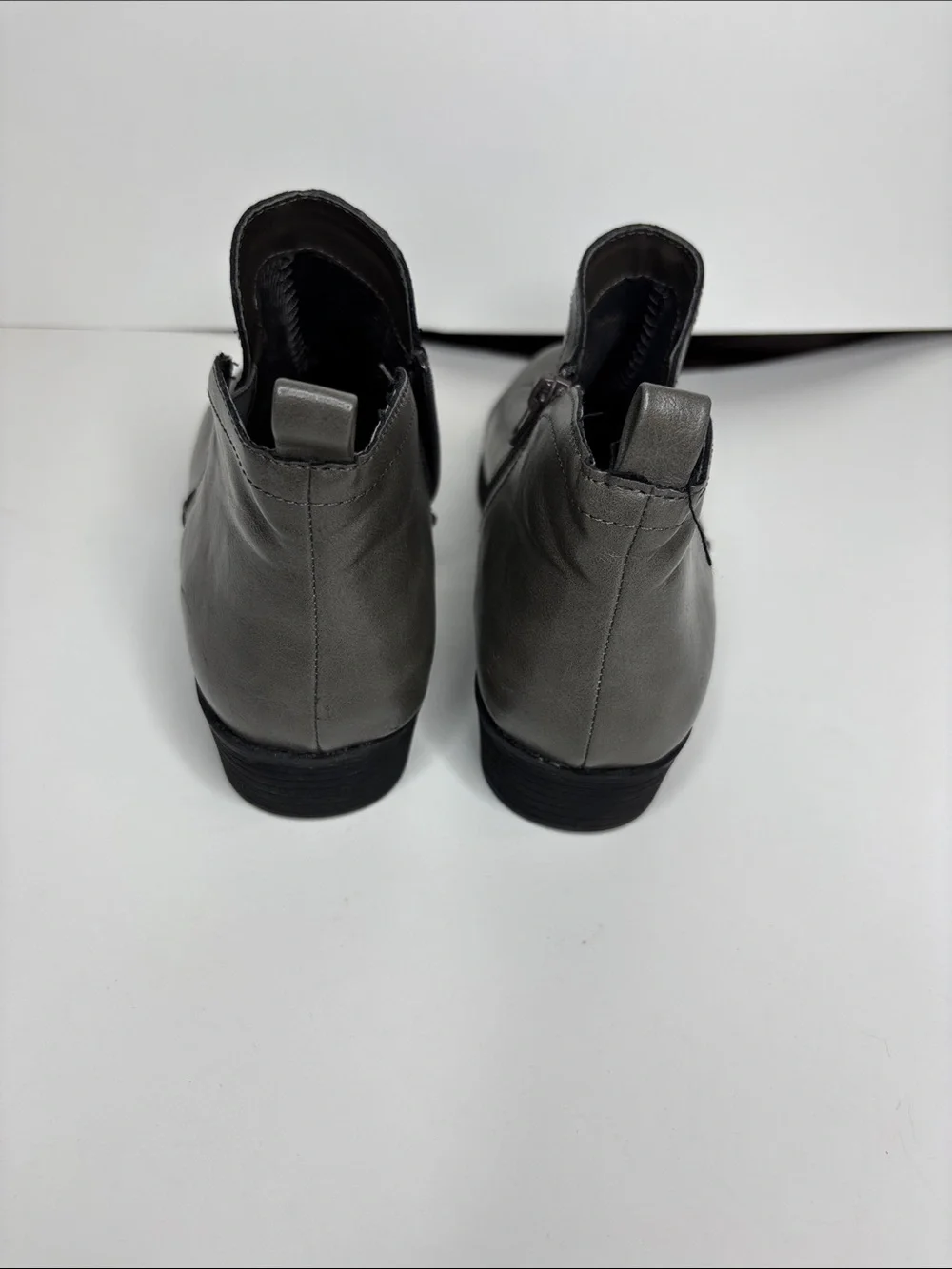 American Rag size 7W Gray Ankle Booties